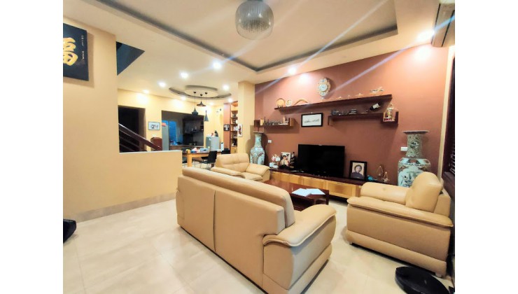 Bán Nhà Bắc Cầu Long Biên, Ô TÔ TRÁNH, THOÁNG TRƯỚC SAU, NHÀ ĐẸP 140m2x3, MT6.5m - 7.9 Tỷ